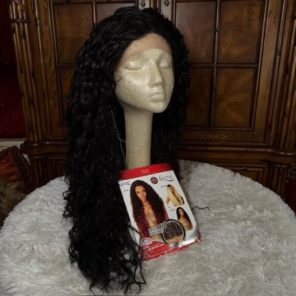 Isis Super Jacky 27" Lace Front Red Carpet Premiere Color 1B Wavy Synthetic Wig - Picture 4 of 16